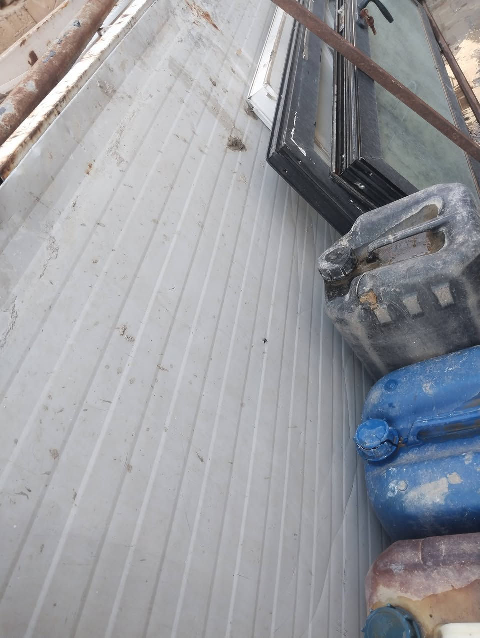 يوجد سندويج سقف قياس 4×4
مع باب مع تانكي ماء.    للبيع.


**إذا كنت صاحب هذا الإعلان وتريد حذفه لأي سبب، رجاءا أرسل رسالة إلى الدعم الفني**