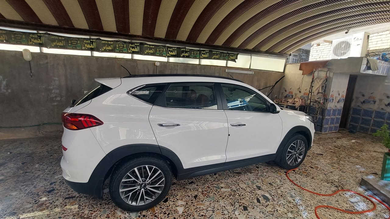 السلام عليكم توسان موديل 2019 مقهوله كفاله عامه سياره فول واحد على واحد القاصد سياره مكانها بغداد سعر السياره 200 بيها مجال قليل على رقم الهاتف***********
