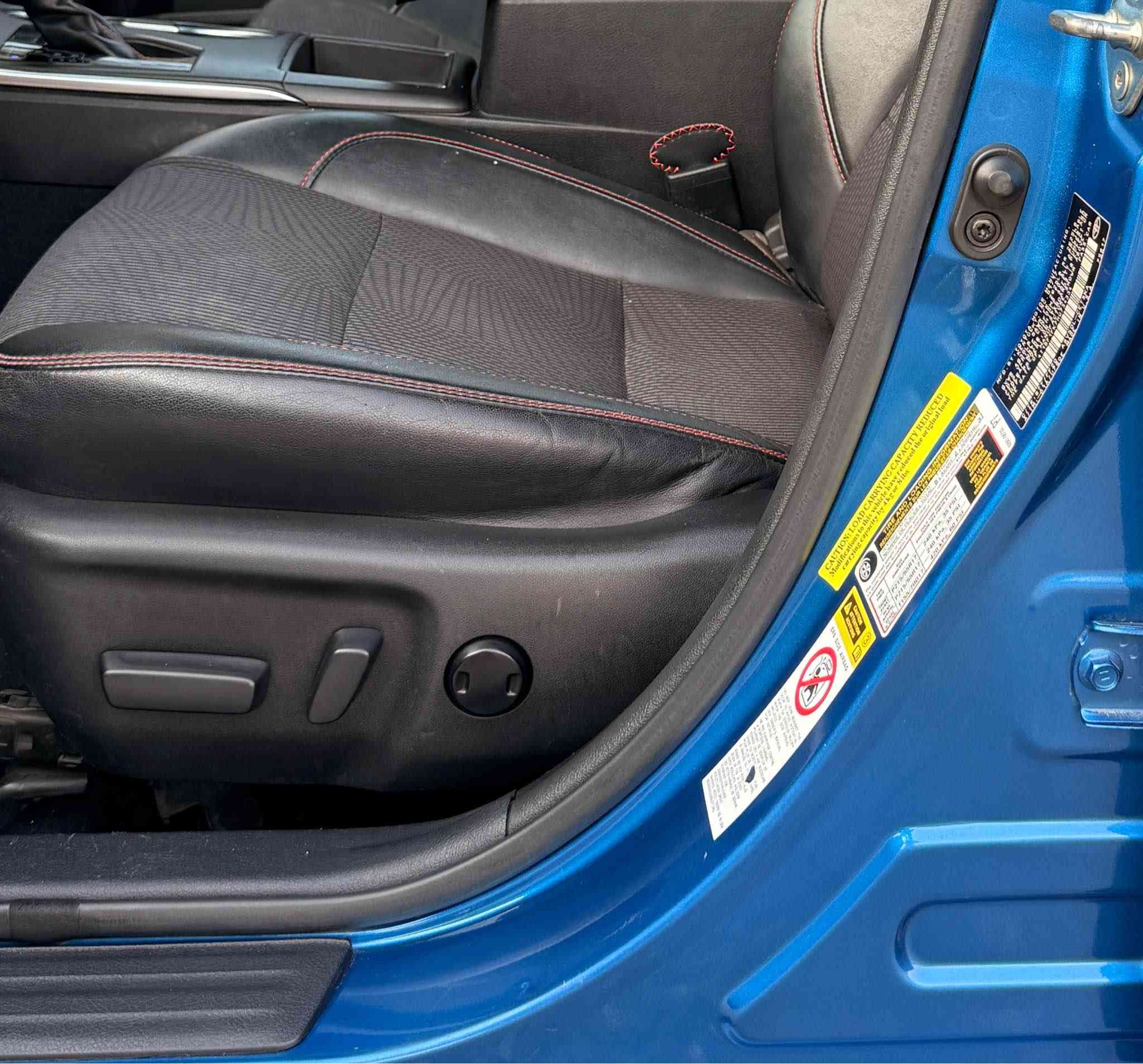 camery(2017)SE
سەیارەکە زۆر زۆر خاوێن و بێ کێشەیە هیچ عەیبێکی نییە سەیارەکە پێشی کەپسە و ئێڕباکەکانی بیلادی شەریکەی خۆتی تەنها جەمپێکی پشتی هەیە دوو چامرخی پشتی بۆیاخە 

نرخ: ١٣٠
0750 390 7070 أربيل, العراق
