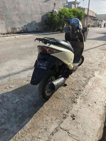 سلام عليكم متاح دراجه هونده ام السله سرعه ٦٠ اوراق كامله منفيس +مكاتبه   مكينه ولفات مو خبط كهربائيات كله شغاله نضافته مثل ما مبينه بل صور نقصه تريشه مأشره بل صوره وقمجي كيلومتر  مكاني مدائن سلمان باك سعره ٢٧٥  وبيه مجال بسيط ***********
