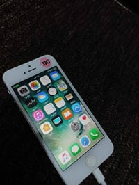 ايفون 5 • يشتغل ع الشحن • بغداد