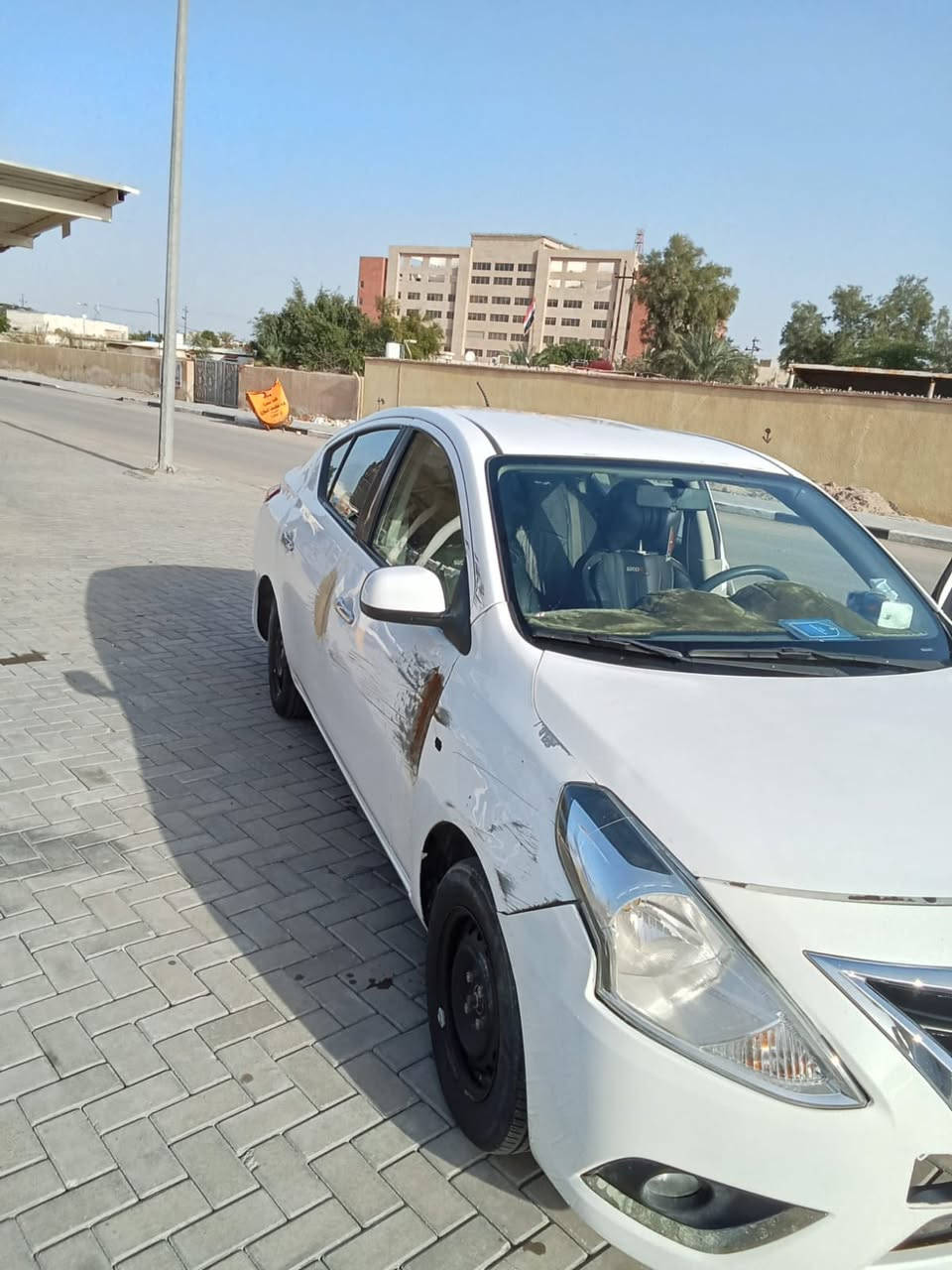 السلام عليكم نيسان سني مديل 2020 ابيع على هاي لحاله غير مكفوله كفاله من كص ولكلبه ابيع هذه لموجود مكان سياره البصره سعر 70وبيه شويه مجال لخاص مغلق ***********
