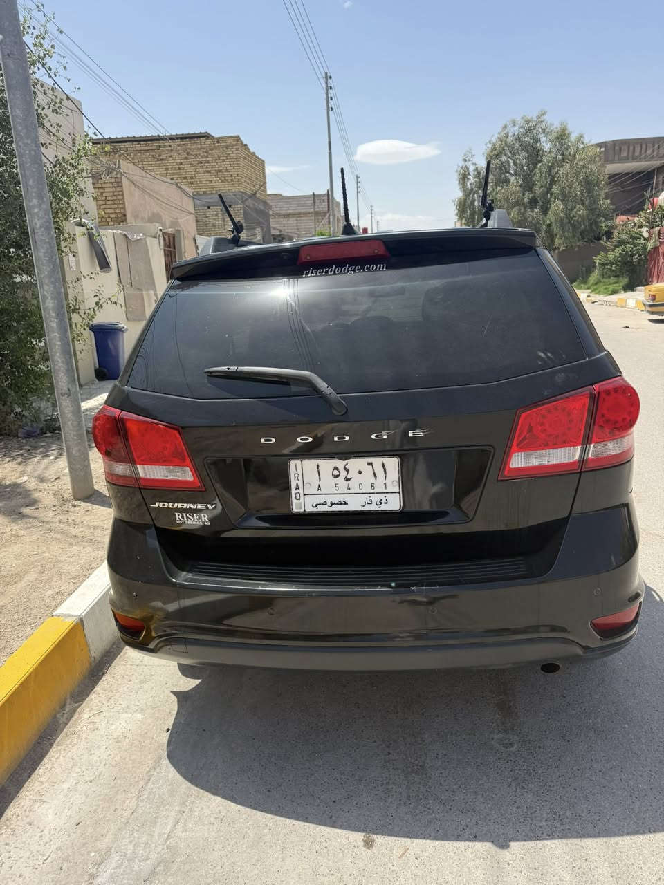 سيارة جورني موديل ٢٠١٩ محرك ٤ سلندر لون اسود ٧ راكب تبريد ٣ قطع شاشة كبيره حادثها جاملغ جهة السائق  مع وجود طخات بسيطه وجراد البنيد رقمها ذي قار باسمي
السعر ١٢٠ 
للاستفسار الاتصال على 
*********** او مراسلتنا على الصفحة
