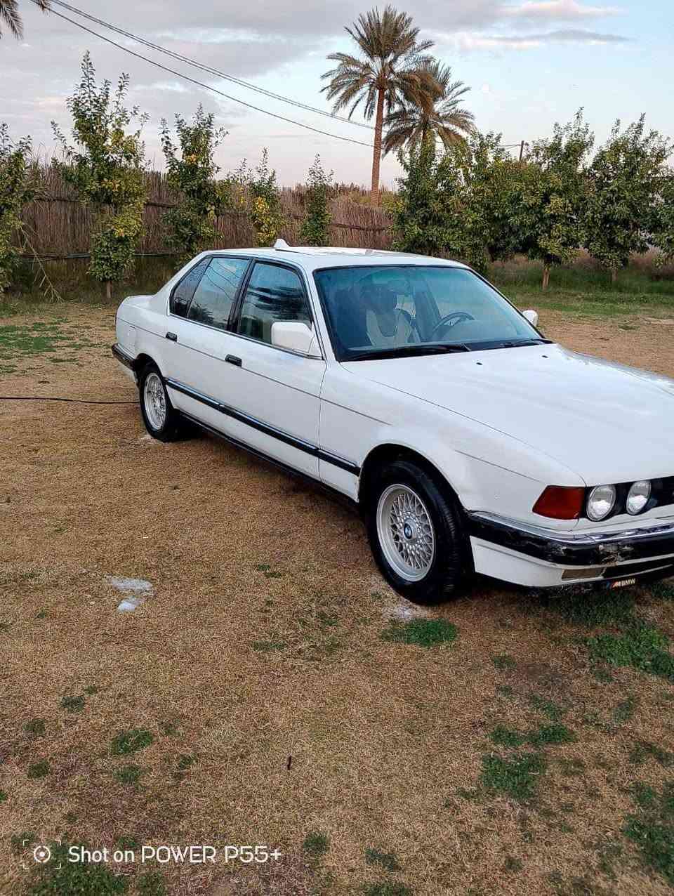 السلام عليكم بي ام ٧٣٥  موديل ١٩٩٤
كير واتماتيك محرك كير مكغوله 
تبريد شغال  لاصبغ ولا ضربه 
صدر جديد تخم تاير 
رقم اربيل سنويه ساقطه 
بسمنه  السياره عل بلاد كلها خير من الله 
تخم تاير
السعر *********** مكان بغداد
