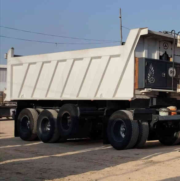 للبيع مقطوره طول ٧٤٠ ارتفاع ١٤٥ شاصي ١٦.  ٤ دناكير ١٦ تخم تاير مقطوره جديده مشتقله شهرين فقط حداده حيدر الباوي العنوان بغداد تقاطع النهروان الرقم ***********
