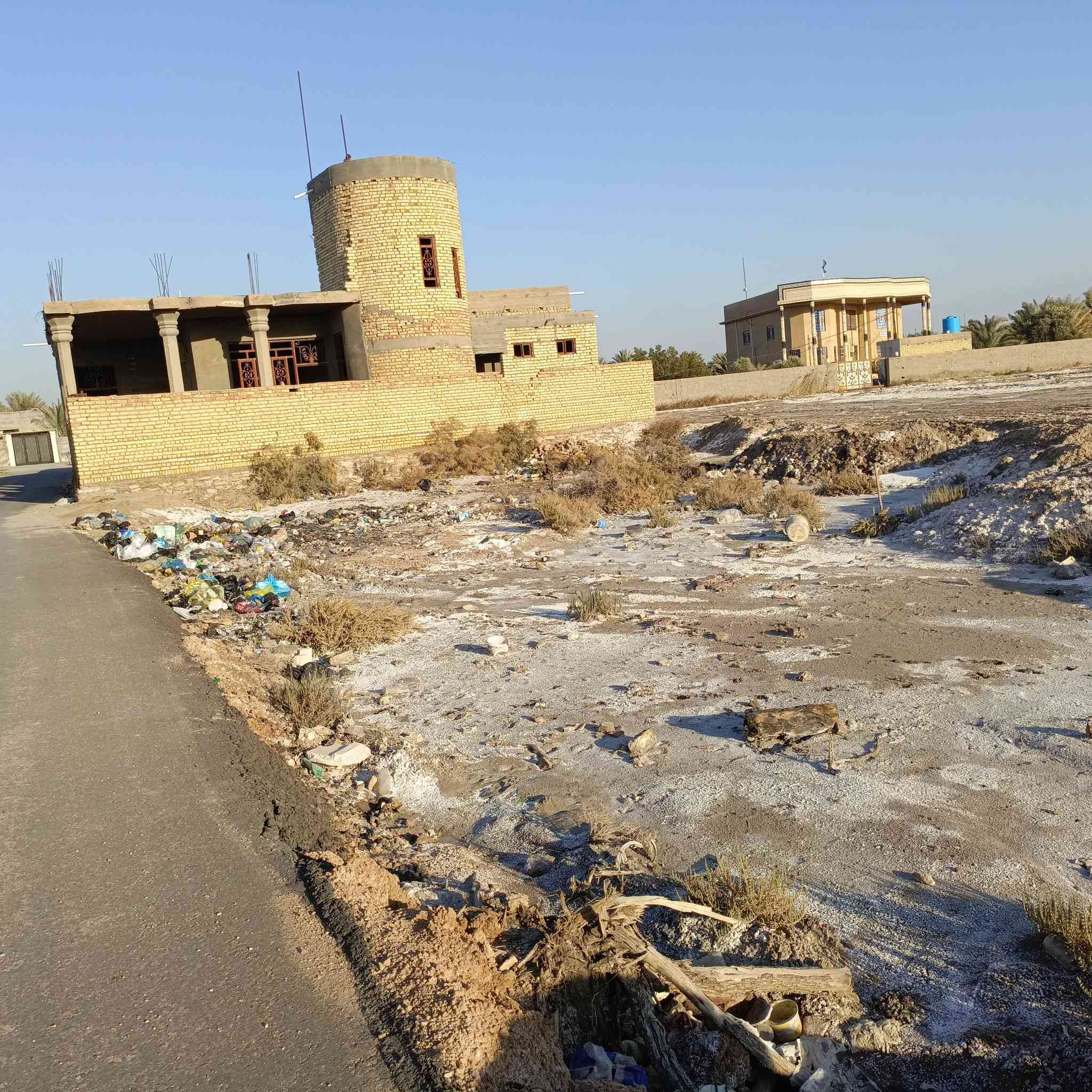 أرض زراعية (سند 25).
المساحة: 350 متر مربع.
الموقع: الشارع العام المدخل الشمالي قرب السيطره القديمه وجامعة الإمام جعفر الصادق عليه السلام 
 نزله تبليط من شارع العام الرئيسي 

للتواصل ***********
