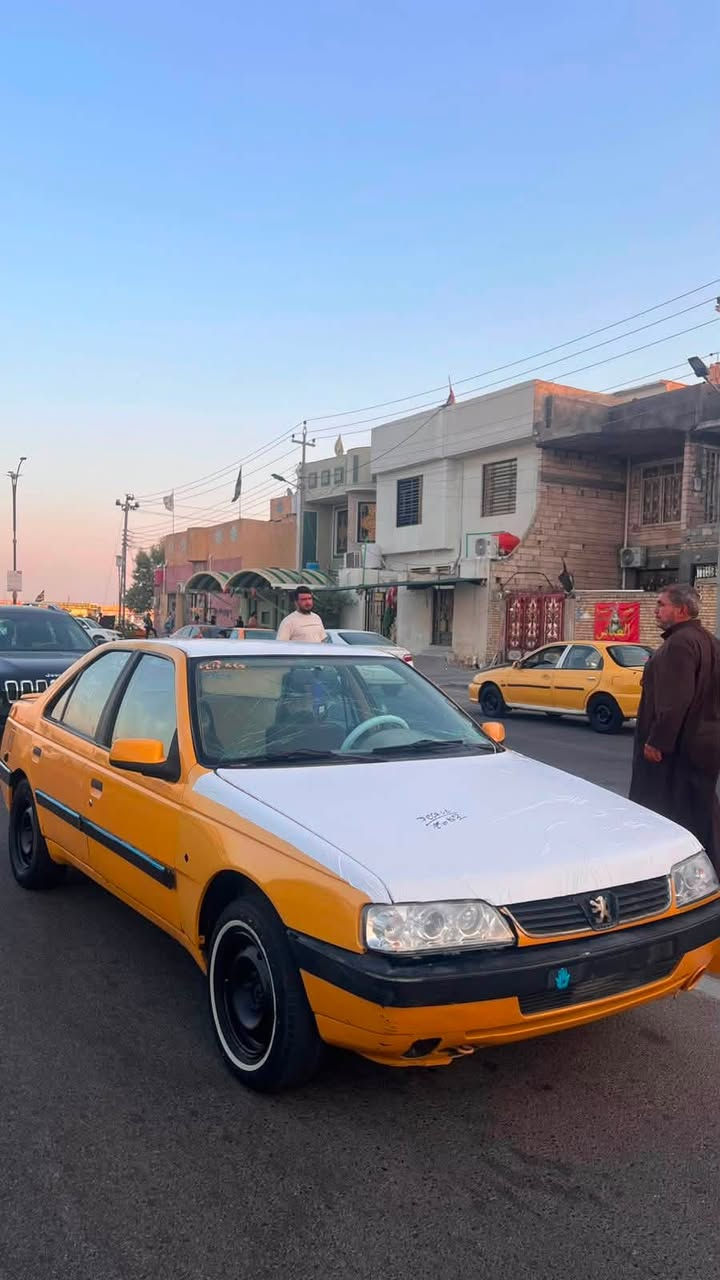 سلام عليكم 405للبيع مصفره هيه وغرامات كفاله من ضربه البنيد طار وكسره جامه فقط تبريد حداده سنويه منتبه قبل سنه سعر 32وبيه مجال ***********البصره جبيله
