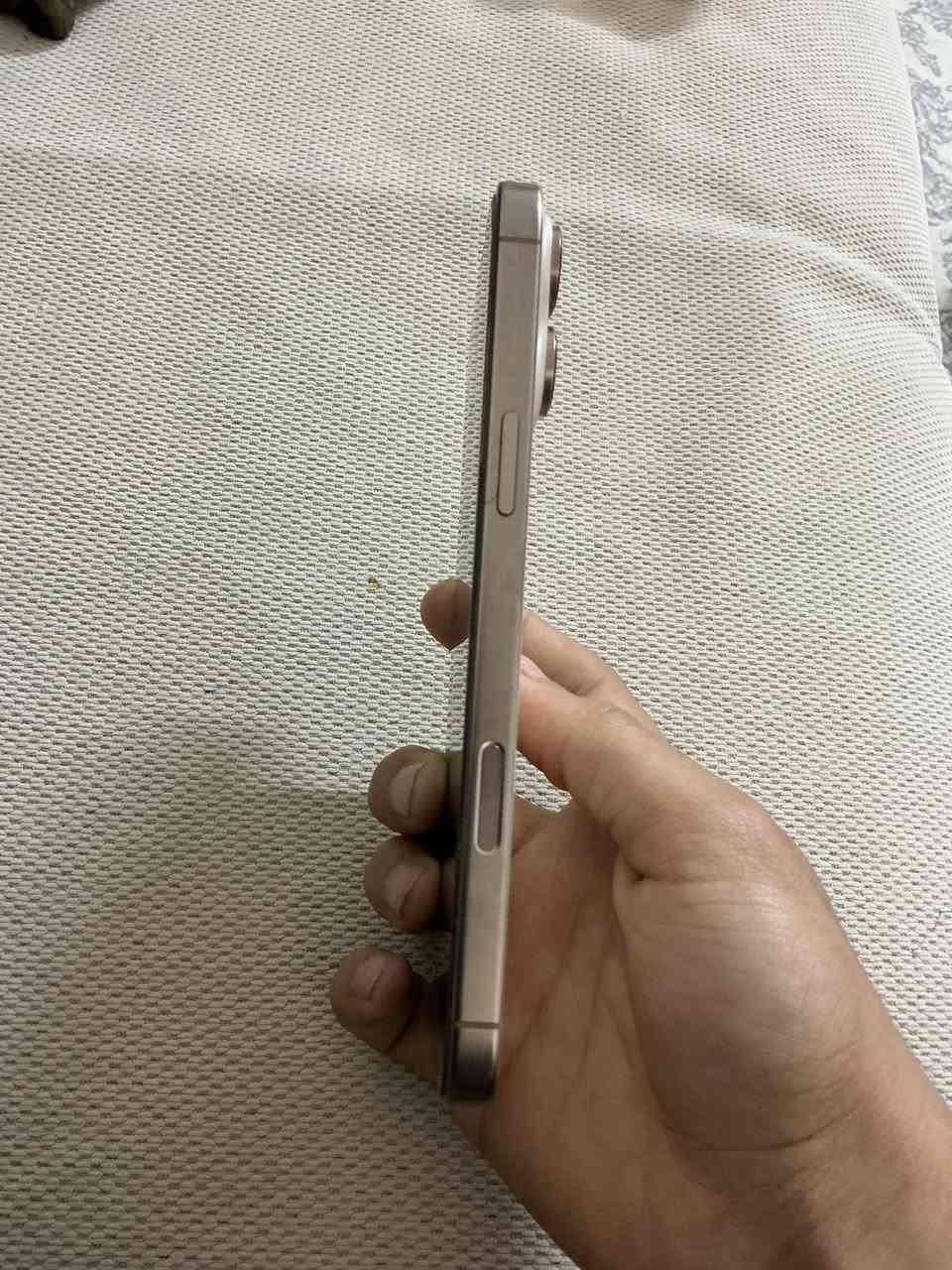 السلام عليكم

" ايفون 16 برو ماكس 

" لون صحراوي 

" ذاكره 256 

" بطاريه 🔋99

" شرق اوسط عربي 

" نموذج M 

" شخط واحد ماكو بل جهاز على ايدي فاتحه ماخده جديد 

واذا بي شخط اخذه بلاش

مكفول كفاله عامه من فتح وتصليح 

" السعر / مليون و425 وبي مجال 

العنوان النجف كوفه 

شراي اتصل ***********
