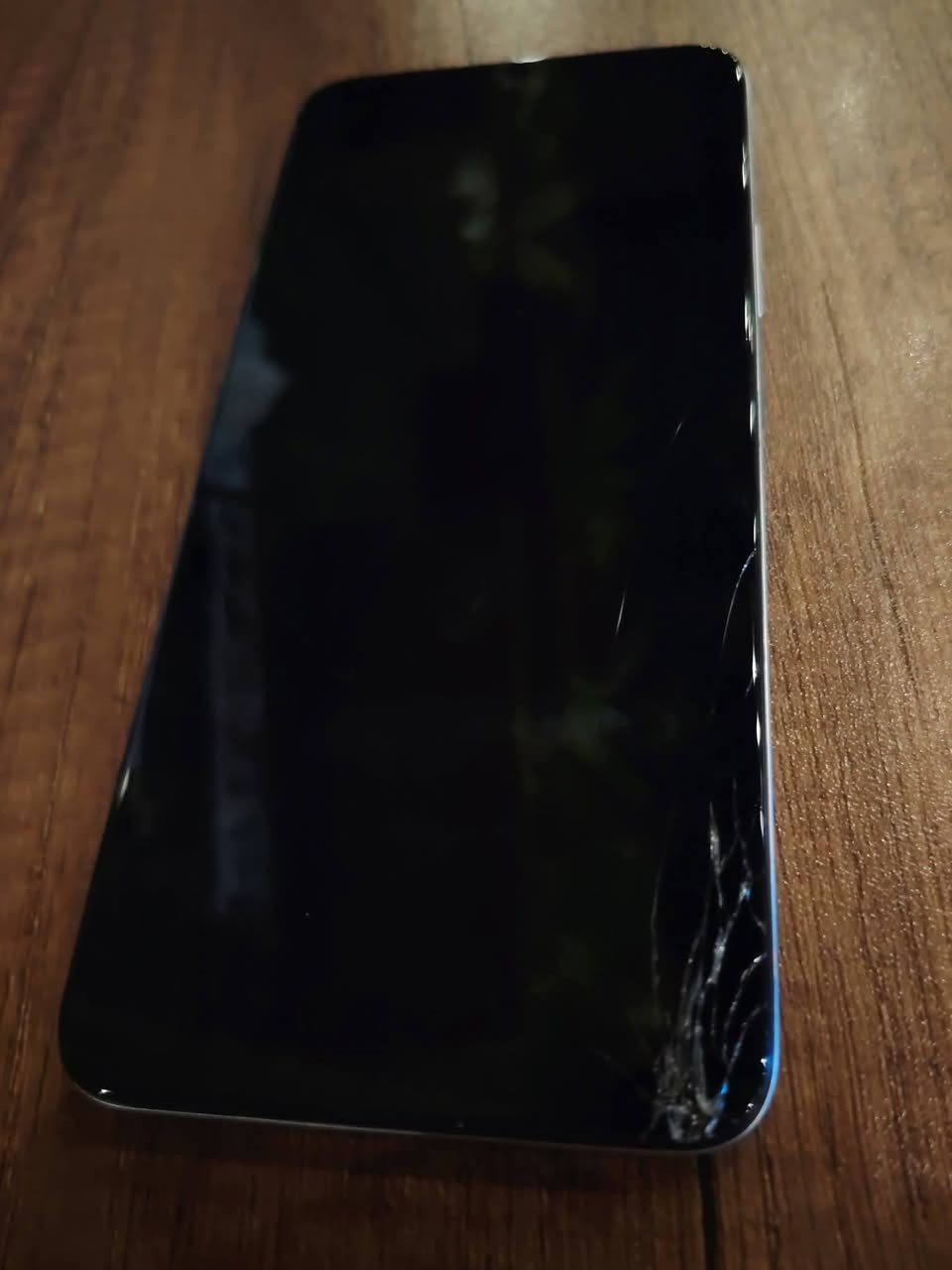 اسم الجهاز Honor x7b

الرام 256GB/8GB✅ 
البطارية 6000ma بحالة ممتازة✅ 

التلفون مستخدم مدة اقل من سنة و بحالة نظيفة و شبه جديد لكن مشكلته الوحيدة اكو كسر بسيط أسفل الشاشة (بدون اي ضرر باللمس)‼️ 

السعر 100 الف 
بي مجال للطيبين

للتواصل / ***********
