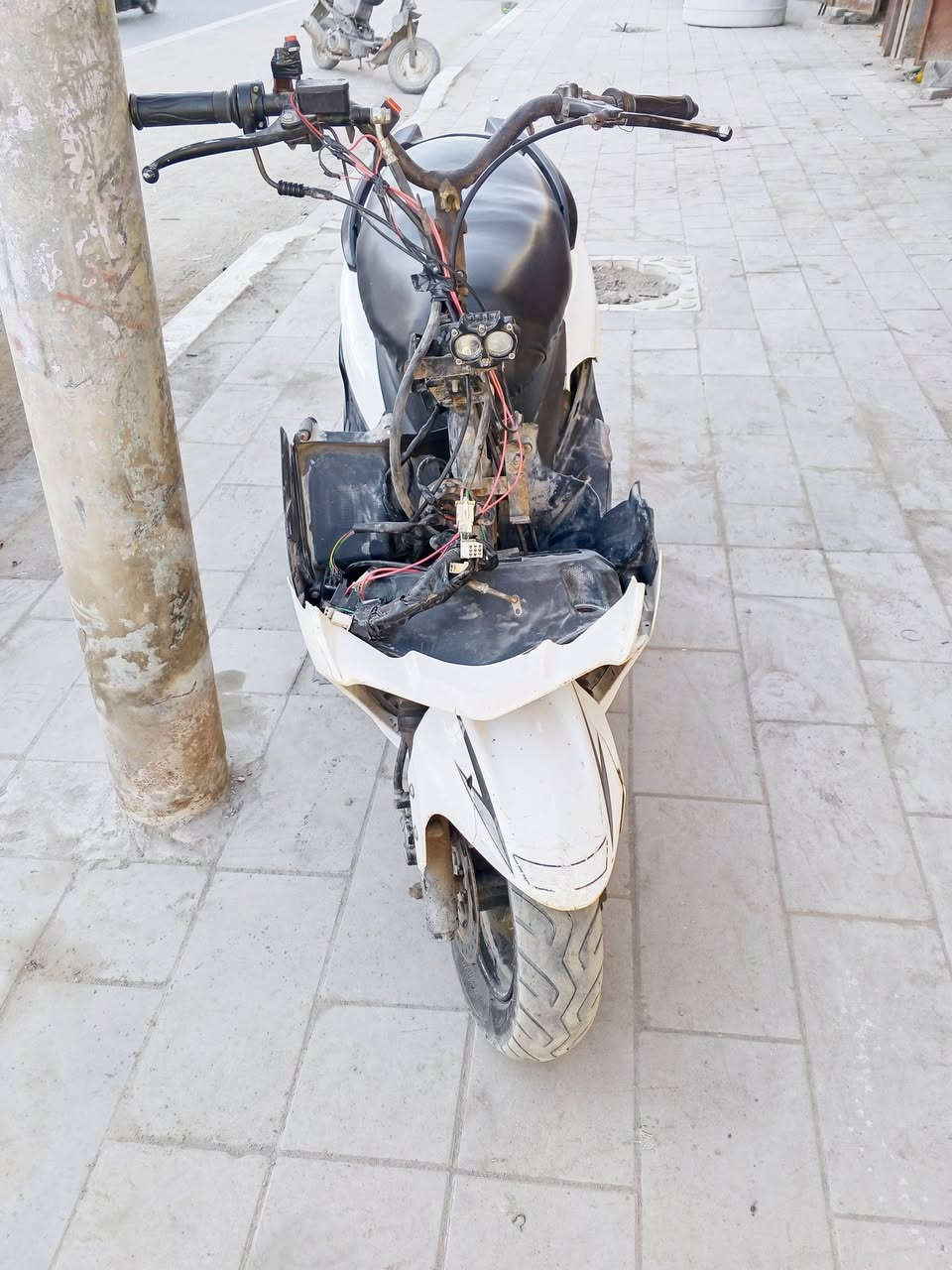 سكنس صيني محرك ياباني مال ماكس عدله مفتوحه مره وحده شغاله سلف+هندر +لايت ضفيرته بعده بلاد مديل 2022 سعر 200 وبيه مجال


**إذا كنت صاحب هذا الإعلان وتريد حذفه لأي سبب، رجاءا أرسل رسالة إلى الدعم الفني**