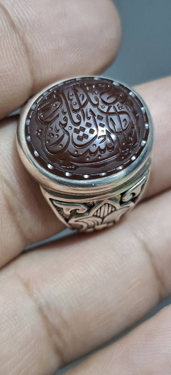 قطعه من إبداعات الخطاط( ملك )

عقيق يماني كرزي 

مخطوط إياك نعبد وإياك نستعين 

حجم الحجر ١٩ ملم 

قياس الخاتم ٢٠
  للبيع والسعر والتفاصيل خاص احبتي


**إذا كنت صاحب هذا الإعلان وتريد حذفه لأي سبب، رجاءا أرسل رسالة إلى الدعم الفني**