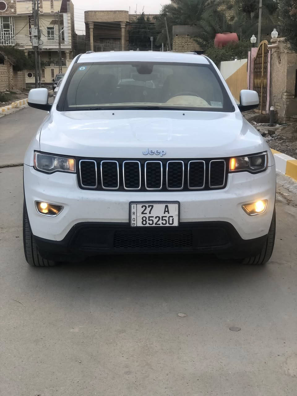 سلام عليكم 
Jeep گراند شيروكي ( لاريدو ) 
وارد امريكا حادث بسيط
الحادث موضح بالصور
جاملغ امامي فقط 
رقم ذي قار حره بأسمي
موديل ٢٠١٧ 
نظيفه السياره 
حداديه ، تواير جدد
مواصفات اللاريدو معروفه
السعر ٢٣٠ وبيه مجال 
العنوان : ذي قار / الشطرة 

***********
