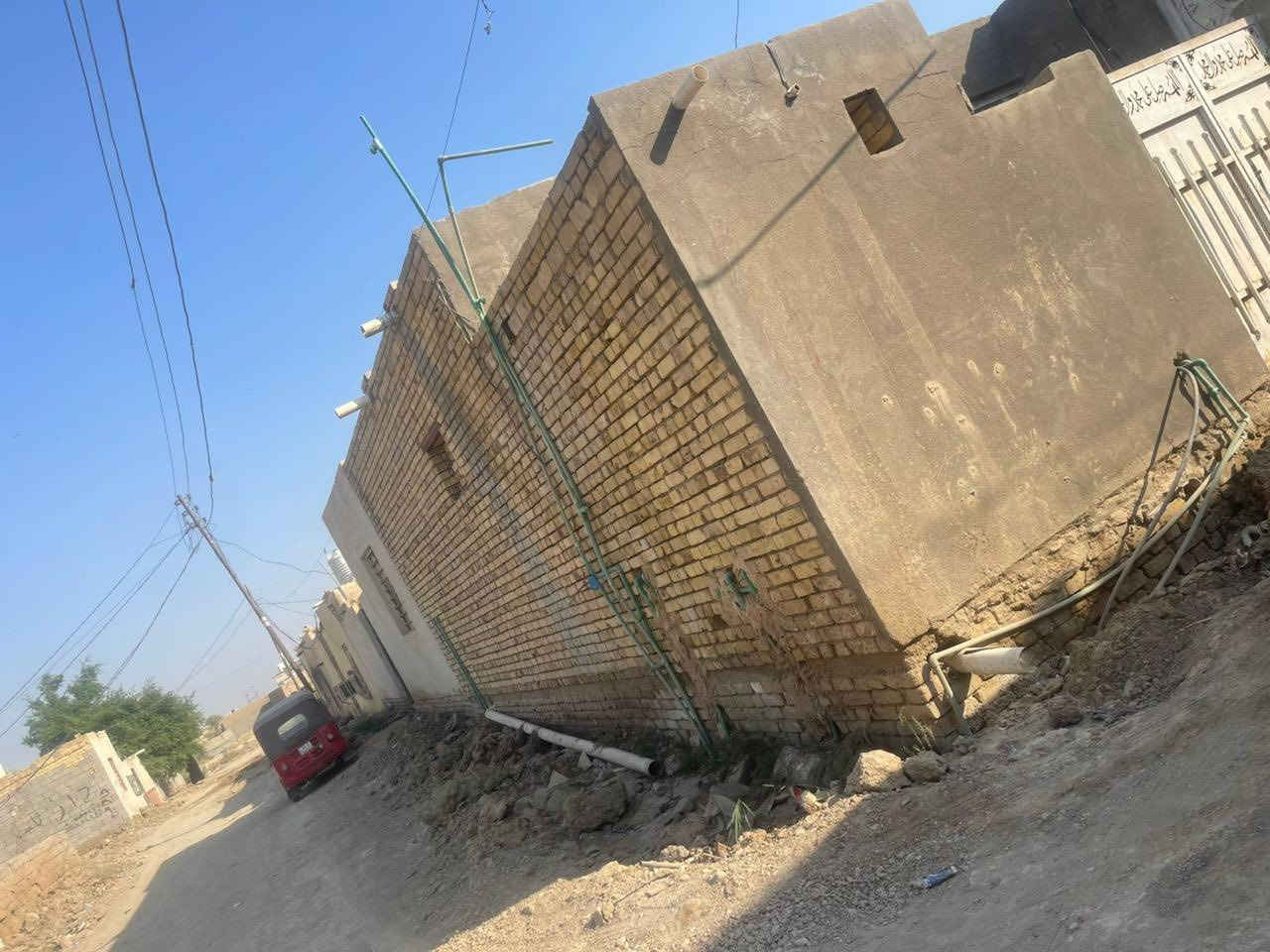بيت بالسبل الاولى للبيع 100 متر مربع طارمه وصاله ومطبخ وصحيات خارجيه ومنور وطارمه ودوانيه خارجيه بناء طابوك اعكاده بيبان نجاره سعر 35 بي مجال قليل


**إذا كنت صاحب هذا الإعلان وتريد حذفه لأي سبب، رجاءا أرسل رسالة إلى الدعم الفني**
