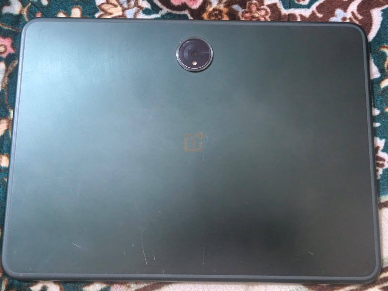 السلام عليكم ايباد للبيع مكاني نجف شاشة LCD مقاس 11.61 بوصة بدقة 2800×2000.
معدل تحديث 144 هرتز.
معالج MediaTek Dimensity 9000.
ذاكرة RAM  12 جيجابايت.
سعة التخزين: 128 أو 256 جيجابايت.
كاميرا خلفية 13 ميجابكسل.
كاميرا أمامية 8 ميجابكسل.
بطارية 9510 ملّي أمبير مع شحن سريع 100 واط.
نظام التشغيل: Android مع واجهة OxygenOS. *********** واتساب
