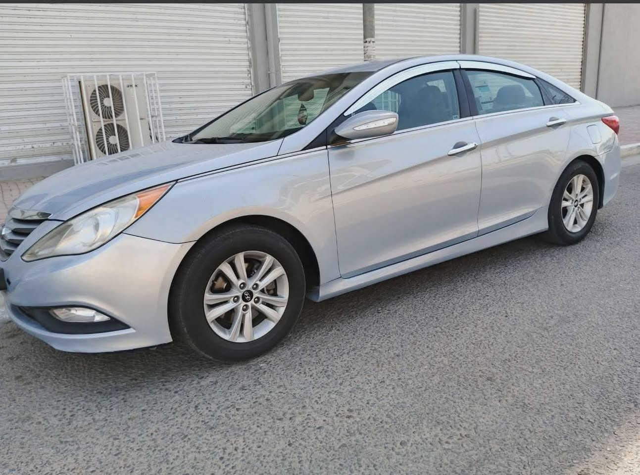 سلام عليكم سياره سوناتا موديل 2014 سياره وارد امريكي سياره جاهزه محرك 2400كير حداديه تبريد سياره جاهزه سياره بيها صبغ فقط شاملغ امامي باقه كفاله سعر السياره 97 وبيها مجال بسيط العنوان كربلاء رقم الهاتف ***********
