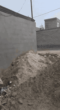 السلام عليكم.

قطعه ارض. حي الفارس مقابل الجملونات تحتوي عله غرفه مطبخ صحيات مساحه ١٦٠ سند زراعي وسط البيوت سكنيه

للاستفسار الاتصال ***********
