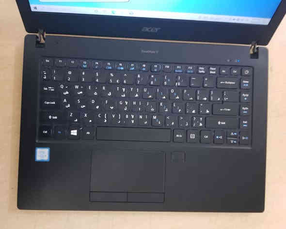 لابتوب acer سلم حجم 14 كور اي 5 جيل سادس رام 4 هارد 256 ssd  بيها ملاحظة وحدة فقط قبغات النرمادة ماكو فقط القبغ موضح بالصورة والباقي مكفول حتى البطارية ممتازة اكثر من ساعتين سعرها 100 الف قفل جماعة ال 90 و ال 95  لا يتصلون بغداد شارع الصناعة ***********
