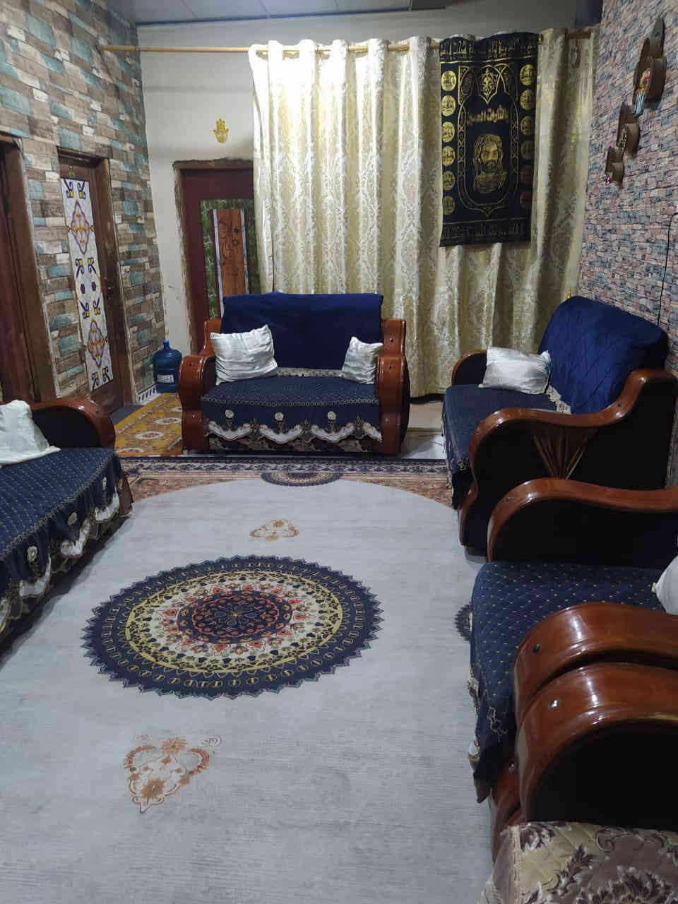 #اسعد_الله_اوقاتكم_بكل_خير⁉️👋🏼 

دار للبيع 

#مساحه 240

#جنس_العقار:: وقف سني مسجل و كامل 

#العنوان:: البصرة أبو الخصيب منطقة كوت ثويني 

#يحتوي على اربع شقق 
كل شقة غرف و ديوانيه 
مطبخ و حمام 

بي برج نت 
بناء بلوك 
شارع 8 م 
ماء كهرباء مدرسه نت كلشي قريب 

السعر 100 و بي مجال 
هاتف ☎️ ***********☎️
