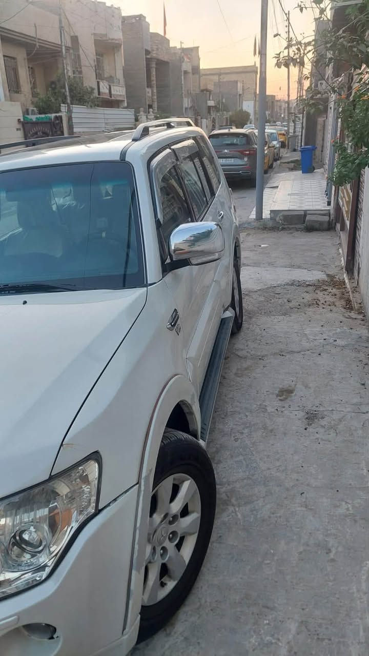 السلام عليكم باجيرو  ٢٠١٠ حبتور وارد خليجي رقم بغداد بدون تبديل  فول مواصفات مكينه ٣٥٠٠ المرغوبه  فتحه سقف كراسي جلد كهرباء دمام خلفي داخل عسلي صاج سبعه راكب ثلاث قطع تبريد حساس خلفي ثلاجه بالفرس مرايات شفط واشاره كير مكينه مكفولات صدر أمامي وخلفي نضيف تخم تاير تبريد ثلج  بل اضافه الى منضومه غاز السعر 136. وبيهه مجال بسيط

 ***********
