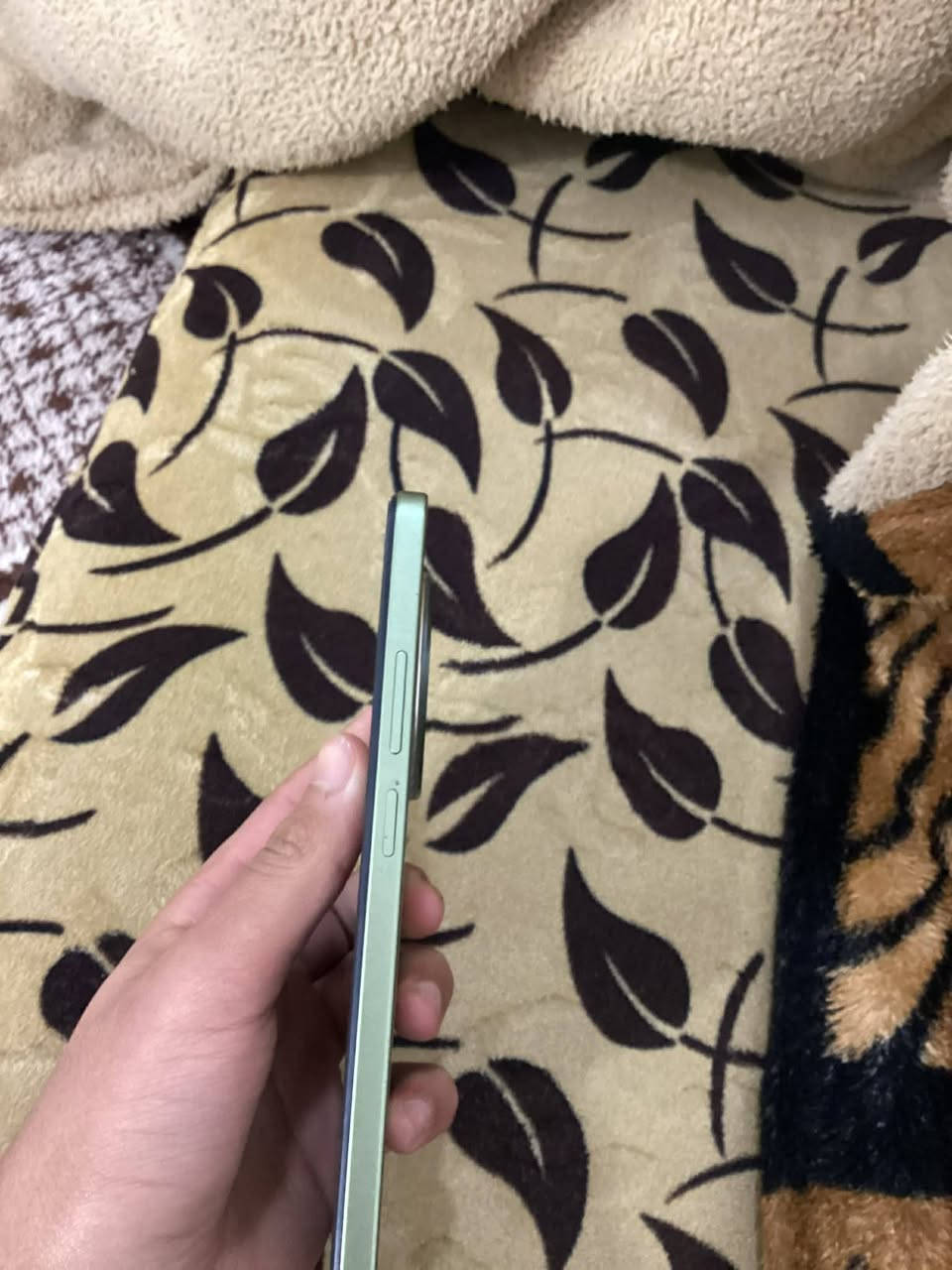 سلام عليكم جهاز نوع ريدمي 14 c جهاز مستعمل 10 اشهر الله يشهد جهاز نضيف وأخذه افحص وين ما تريد بأي مكان يعجبك سعرة قفل 90 + غراضه كلهن ويا كفر ويا هدية شاحنه و ملحقاته كلهن ويا إذا ما يعجبك سعر لا تراسل


**إذا كنت صاحب هذا الإعلان وتريد حذفه لأي سبب، رجاءا أرسل رسالة إلى الدعم الفني**