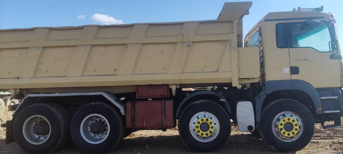 سلام عليكم مان للبيع موديل 2003بلادي كلاب  مكينه جديده لم ونزل  مجموعه جيف  كير مكفول شاصي مكفول   تخم تاير  المكان ديالى بعقوبه السعر 4 وبيه مجال رقم التلفون***********
