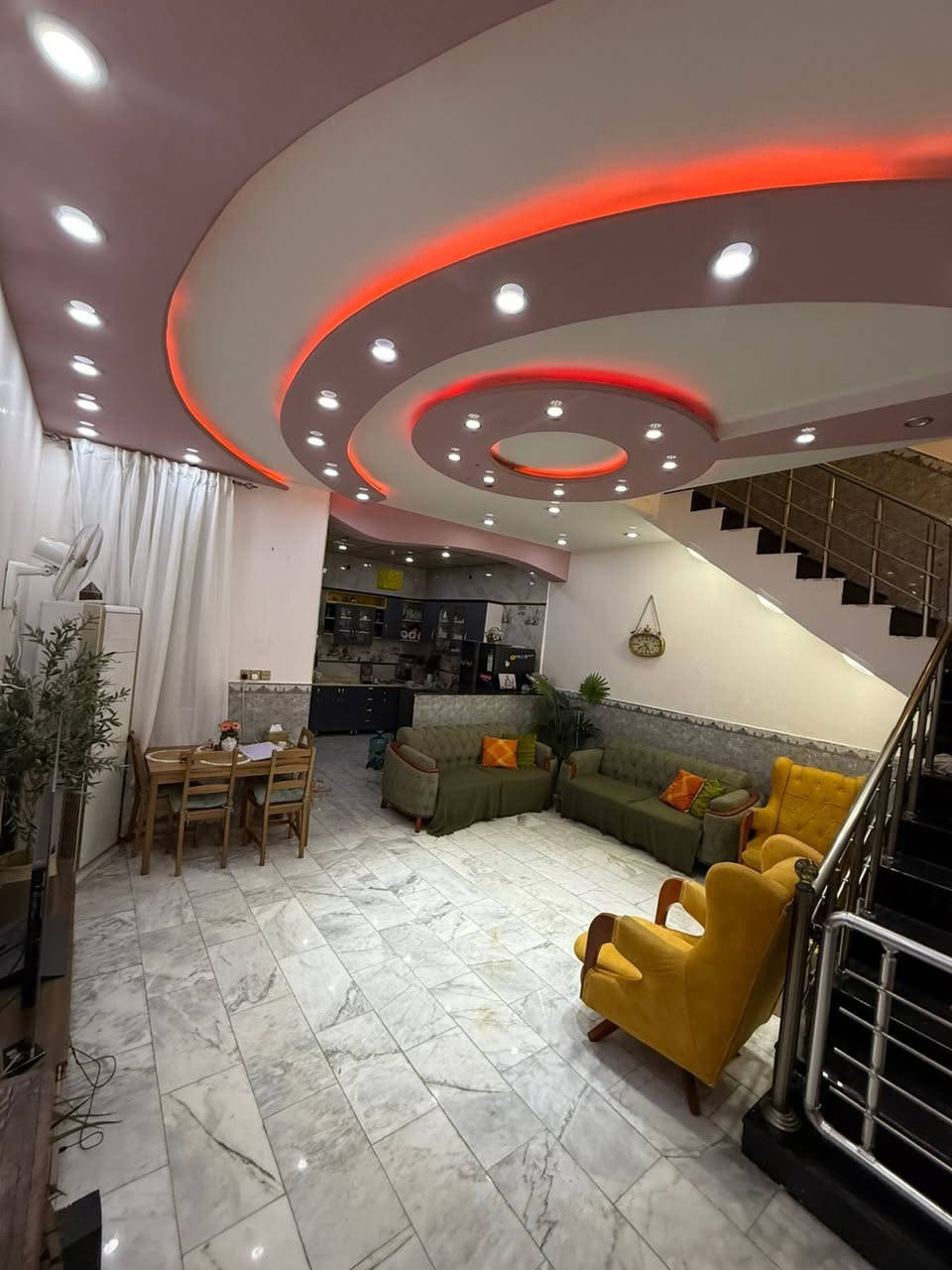 🏠دار 100 مترمميز 
 للبيع النجف حي الزهراء قريب ابو مخلص 
شارع 6 متر بناء سنة22 
الدار  طابقين 
الطابق الاول استقبال صالة مطبخ حمام 
الطابق الثاني غرفتين صاله حمام 
نستقبل جميع العروض للاستفسار 
*********** مسلم الحجيمي 
*********** علاء الشريفي 
📍او زيارة مكتبنا مكتب ابو صلاح للعقار النجف حي الزهراء بداية شارع الكيات🚍
🏤المكتب الاول ساحة محمد دايخ 
🏤المكتب الثاني مقابيل القنصلية التركية
