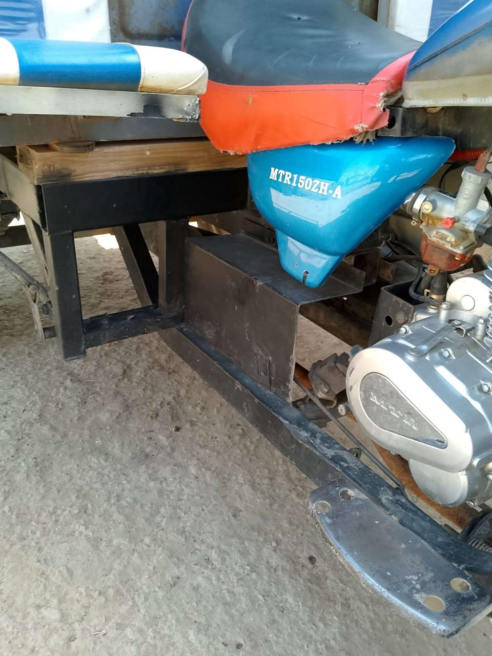 سلام عليكم ستوته اللبيع موديل 2007مكينه جديده وتخم تيارات بوالخطه شاصيه مكفول سعر 1600 وبيه مجال الشراي ***********
