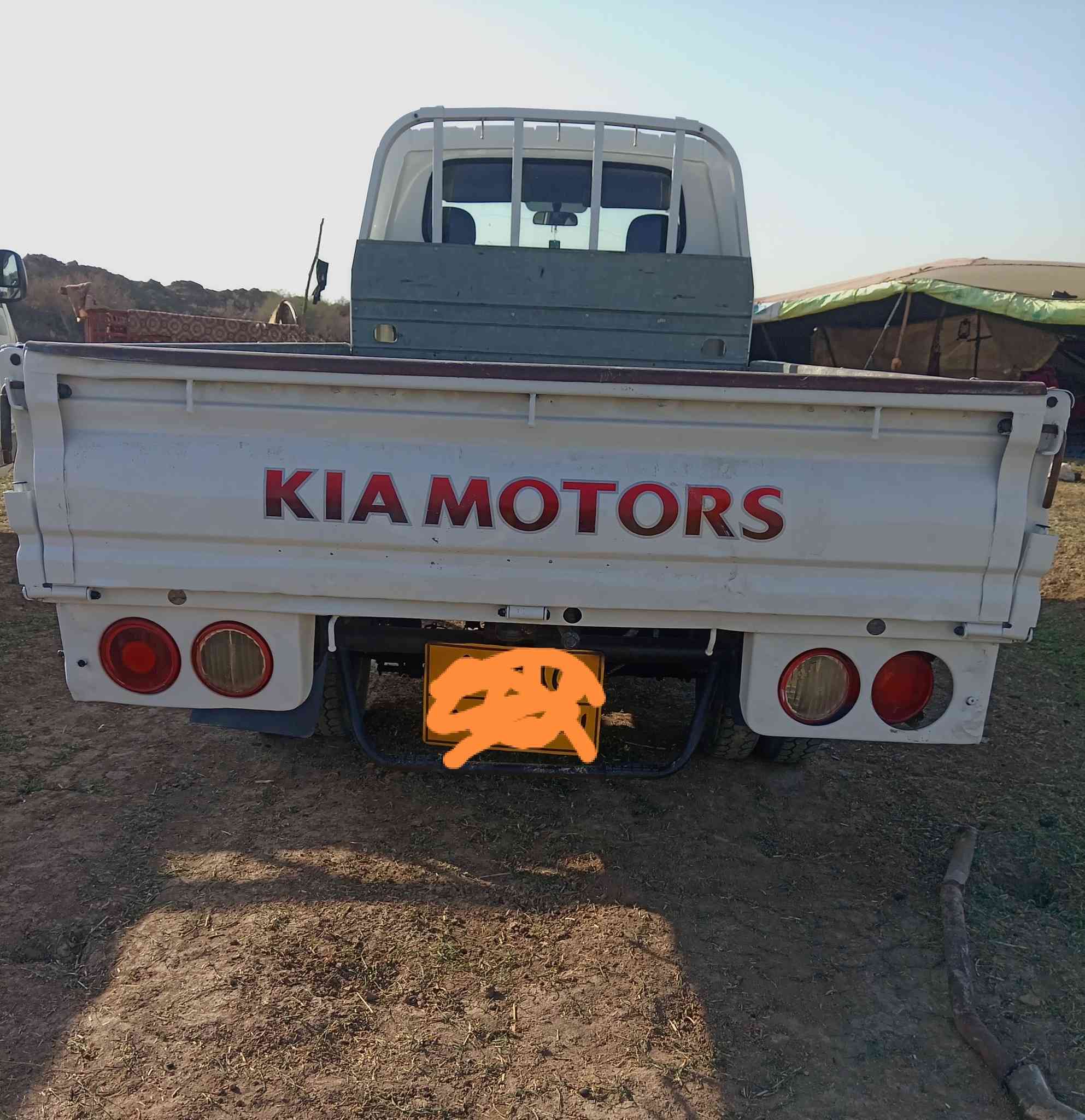 كيا اسلمانيه البيع
مكفول كفاله عامه
كير ومحرك وكسن
السياره نضيفه مثل ما شوفها
مالناقصه ايشي
موديل 20010 مكاني الصويره
رقم الهاتف  *********** قير متواجد ع فيس
