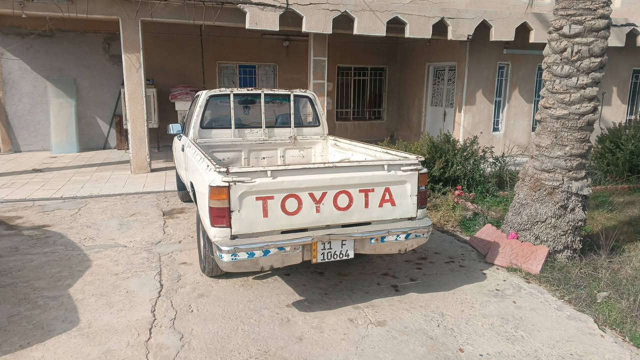 اسلام عليكم ورحمه الله للبيع بيكم تويوتا 89رقم بغداد انكليزي باسمي تحويل سنوية وهزة جديدة للاستفسار الاتصال على الارقام التاليه *********** *********** مكان واسط الصويرة السعر 40 وبيه مجال
