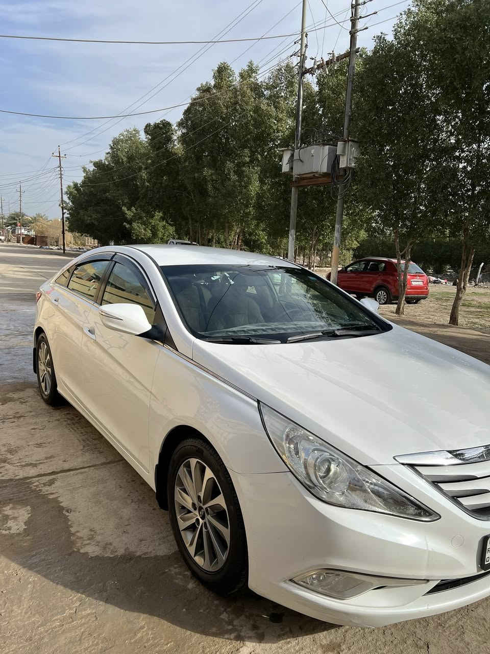 سلام عليكم سوناتا 2015 خليجي
كفاله عامه سياره جديده كلش بوضع شركه 
موصفات السوناتا معروفه 
سونار مرفق بل منشور 
بس يدور نظيف وجديد 
مكينه مامفتوحه 2400 دوش
شرط مداور ثاني يوم 
ماشيه 105
السعر 163
العنوان بابل الحمره الغربي 
رقم تلفون ***********
