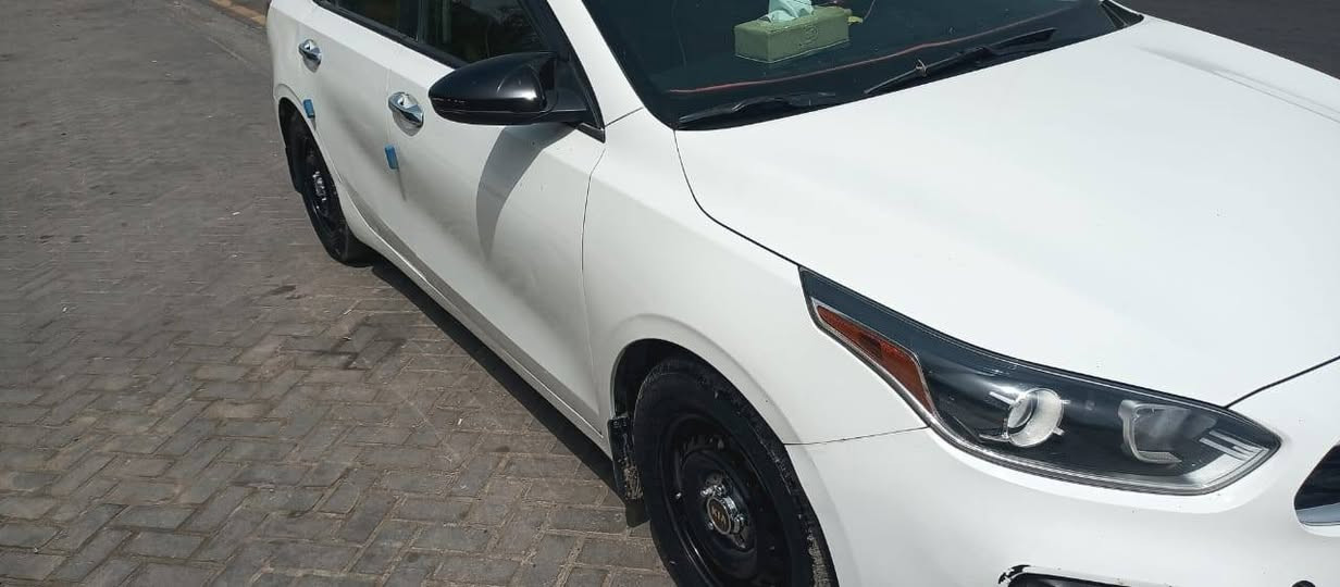 سلام عليكم ورحمة الله فورتي موديل 2021 مكينه 2000 دوش المرغوب سيارة بيهاا ثلاث بوب وشبر بلخاملغ الخلفي الي بجهة السايق سيارة حدادية جديده برغي ماابدل بيهااا على الشركه لحد الان سنوية بأسمي لحد 2028 تدفئه تبريد كلشي ابلاد شركه السيارة كير عادي 7نمر  طخم تاير جديد بجم كبس الخلفي كبس حادثة فقط ثلاث بوب تبديل الشركه في الامارااات السعر 110 وبيهااا مجاال للشراي العنوان بغداد رحمانيه تلفون *********** واتساب  رجااا ع الفيس ممتواجد  واتساب موجود وربي يرزق الجميع
