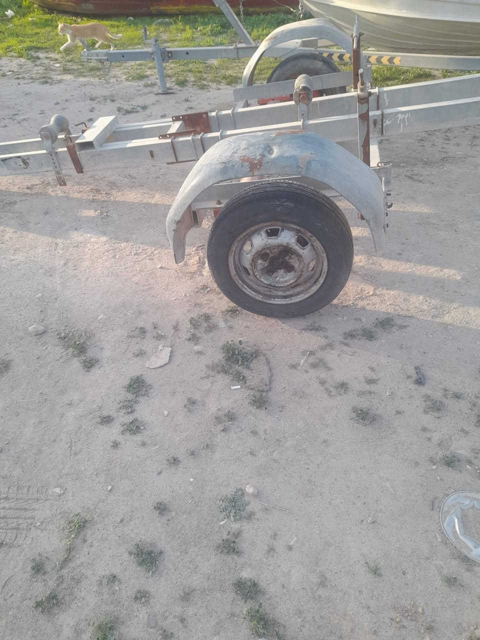 السلام عليكم
عربانه زورق 
أصليه شركه
السعر  ٦  أوراق
رقم الموبايل
***********
