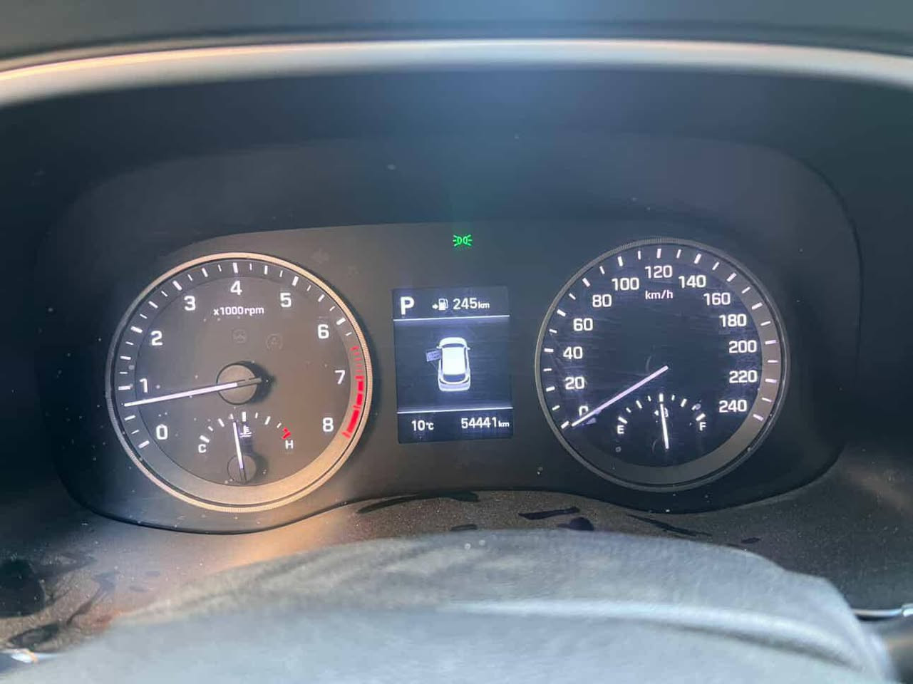 السلام عليكم
توسان ٢٠٢٠ وارد كوري 

السيارة بحالة الشركة 

بيهة ٣ رصعات بمقدمة البنيد وطخة بسيطة بل صندوق مثل ما موضحات بل صور 

السيارة ماشية ٥٤ حقيقي 

السيارة فول عدة البانوراما 

تخم تايرات جدد

كير ومكينة بحالة الشركة ما مفتوحات 

داخل السيارة صاج  شاشة كبيرة وكشنات بقلاوة +كهرباء 

تشغيل عن بعد 

ثلاث انضمة 

بصمة 

اشاير بل مري+ مري شفط +مري ترحيب 

حساس خلفي 

بعد انتم تعرفون مواصفاتها مثل ما ذكرت أعلى فول عدة البانوراما 

والسيارة بل حقيقة احلة من الصور 

المكان بغداد البلديات 

السعر ٢١٥وبيهة مجال 

للإستفسار الاتصال على  ***********
