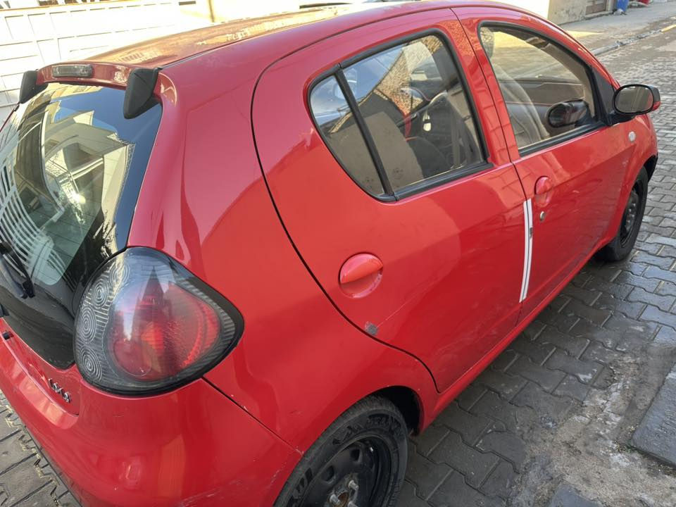 السلام وعليكم باندا للبيع السيارة جاهزة وحلوة كير مكينة تبريد خير من الله حادث بسيط الجاملغ الايسر ومصلح تخم تاير جديد الداخل جديد مكاني الغدير *********** غير متواجد ع الفيس
