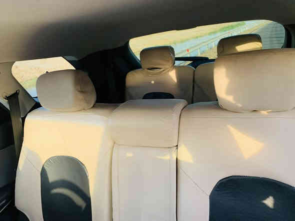 السلام عليكم سنتافي 2018 للبيع سته سلندر ضرر جاملغ معدل فقط رقم سليمانيه جديد باسمي 7 راكب مواصفات نص فول ماشيه 110 
سعر 180 

***********
