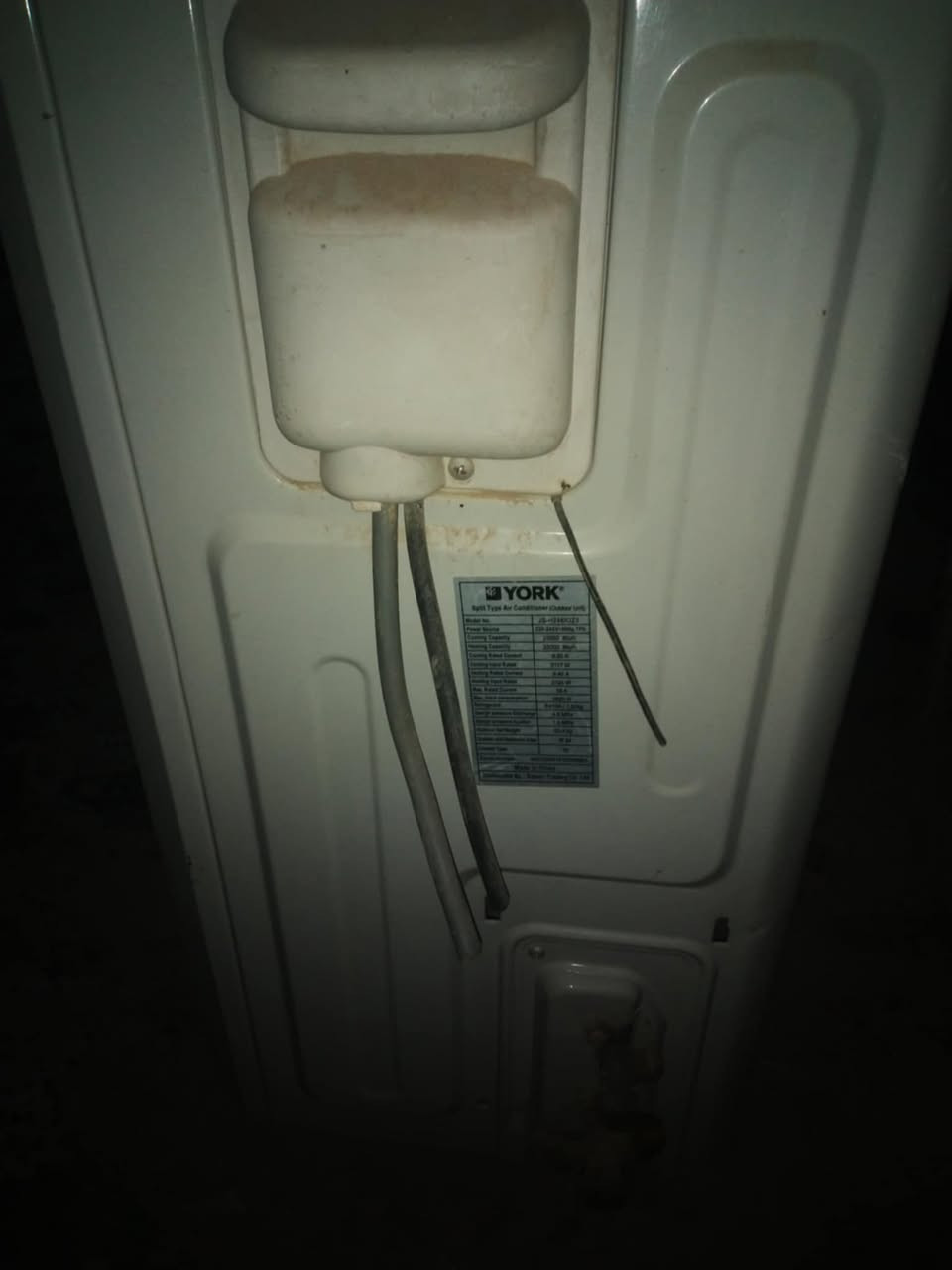 سبلت طنين نوع يورك شركة البلسان غاز 410 مكفول من التصليح بالخارجية فقط بالداخلية ليك وسويناه من زمان ملحوم درز يعني بعد ما تليك الداخلية ظمان بي سنة اي شي بي يرجع سبلت مال بيت والله غازة مقفول بس مقفول نص غازة لان جنة دنشيل وطفت الكهرباء وما انسحب كل الغاز بواري وياه كاملة مع الوايرات والريمونت مكانة حلة حي الطيارة سعرة 350


**إذا كنت صاحب هذا الإعلان وتريد حذفه لأي سبب، رجاءا أرسل رسالة إلى الدعم الفني**