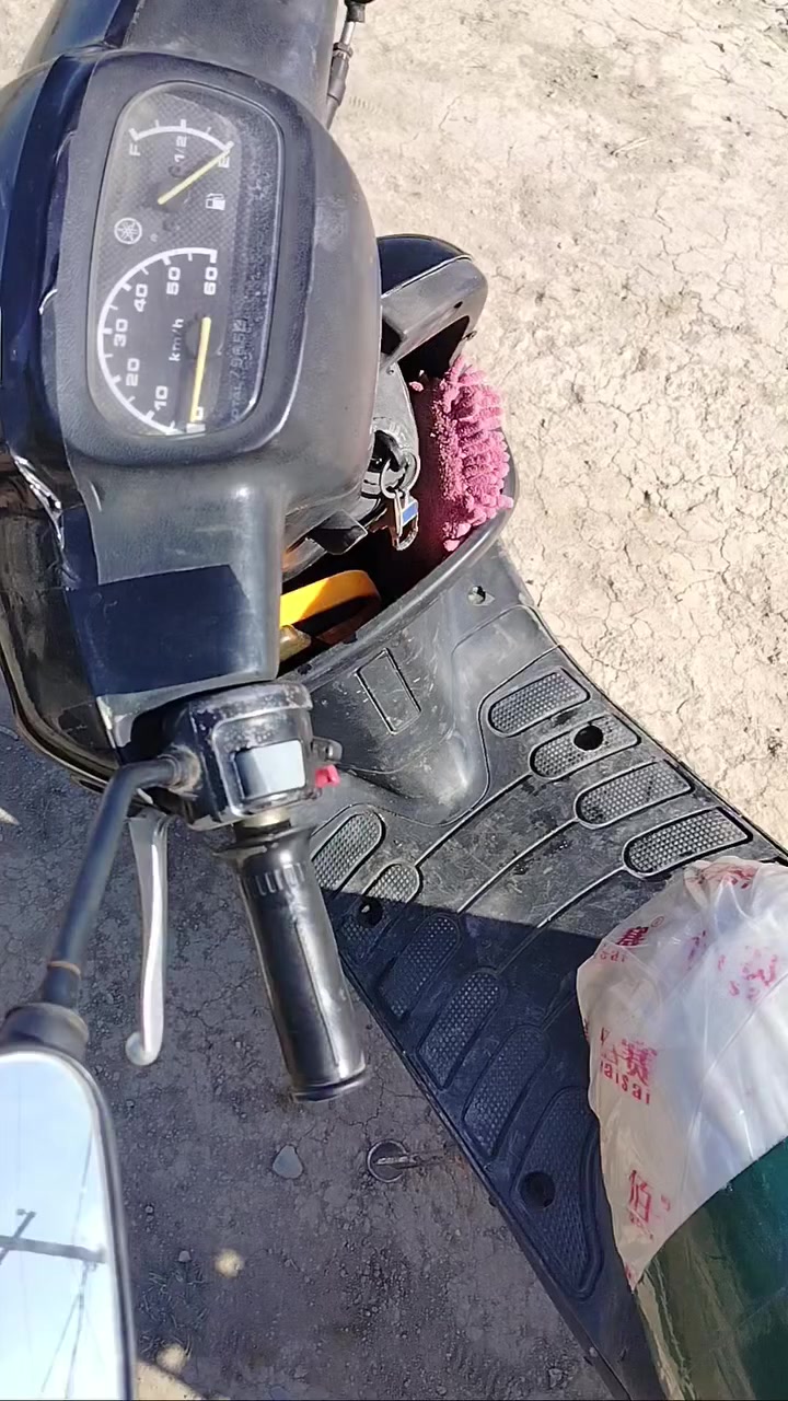 دراجة بطة غنية عن التعريف300الف
هندر سلف بشرط
لايت عالي ناصي
كيلومتر بانزين 
كلة شغال 
ناعمة كلش
مابيها اي نقص
اقتصادية فول
مكان شهربان 
***********
