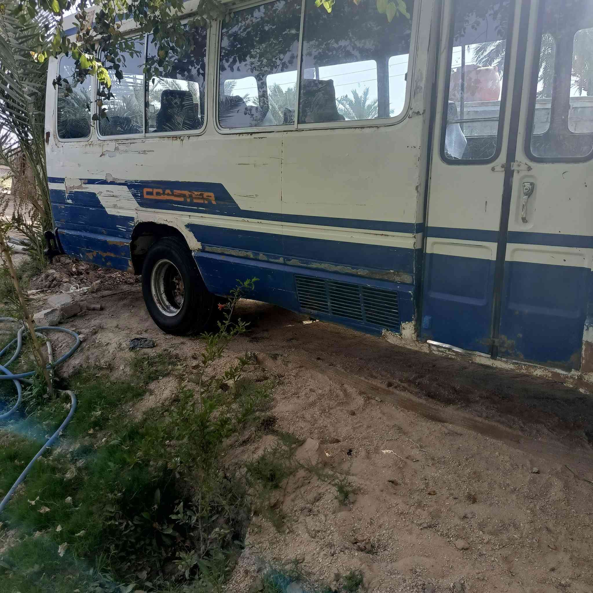 سلام عليكم كوستر عريظ موديل تسعين 30 نفر للبيع مكينه جمره بانزين للاستفسار الاتصال على الرقم التالي ***********

