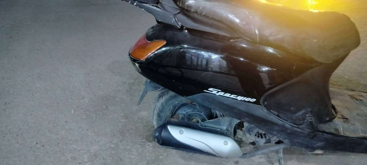 سبيسي ياباني 
شغاله نكره سلف 
اول كصه رايمر 
مكينه ناعمه 
كهربائيات شغالة 
كوت حي الجهاد 
***********
