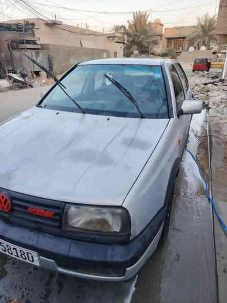 محرك 1800كير عادي، سياره بلاديه بدون صبغ حادثه جاملك الامامي تخم تاير جدد تبريد تدفئه شغال كهربائيات كلها شغاله لايزنون غرفتها جديده رئاسيه رقم بغداد دولي اسمي هزتها جديده المكان بغداد رقم التليفون***********y السعر45 بغداد
