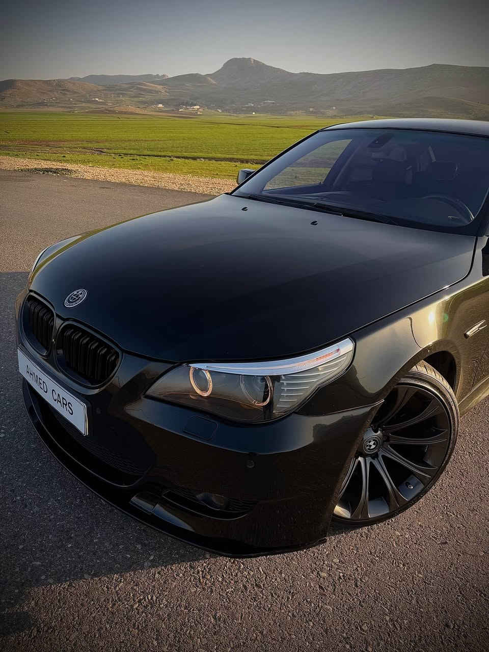 ***********
BMW E60 540i V8 
مۆدێل 2007 لۆک لۆک تەنها ٨٧ هەزاری حەقیقی ڕۆیشتووە ئەورووپیە مەنەفێستی ئەسڵی لەگەل دایە 
کامل کراوە بە M5 dinan وارد ئەڵمانیە زەمانە و هەردوو بەسمەکەی ماوە - ( بەسمە- کوشنی پێشەوە ساردو گەرم و خەزن و کارەبای + کوشنی دواوە هیتەر ) - شاشە گەورە و ماوس - کروز کۆنترۆل - سوکان کارەبای و خەزن - تراکشن کۆنترۆل دوو مۆد - جامی پێشەوە بیلادی فۆتۆی شین و هەمووجامەکانی دەبل جام و فۆتۆیە - پەردەی کارەبای - سیدی بۆکس و ناڤیگەیشن و جی پی ئێس و ئەلەرم و تەلەفون و سکویرتی سستم - کەپۆلدەر - گێڕی اۆتۆماتیک سپۆرت و عادی ٦ گێڕی ZF - لایتی ناو ڕەش و بیلادی زینۆن black LED ADABTIVE- بەگ لایتی دواوە لید کراوە بە ناو ڕەش - باڵی سەر سنوق و سەر جام و کەڤەری ئاوێنەوە و دفیوزەری M5 بۆ بەستراوە - سیستمی ساڵۆنسای M5 لەسەرە دەنگێکی زۆر خۆشی لەسەرەو باک فایەریشی لەسەرە
ویلی M5 دوو سایزی حەجمی ١٩ بۆ بەستراوە 
گێڕ و مەکینەو کارەبای بەشەرت لۆک لۆکە یەک دینار مەسرەفی نیە هیچ مەسجێکی شاشەو کۆمپیتەری نیە ٢ بۆ ٣ پارچەی تەنها کلێری ئەڵمانیایە واتا بەس پەمپە 
بۆ نرخ پەیوەندی بکەن السليمانية, العراق
