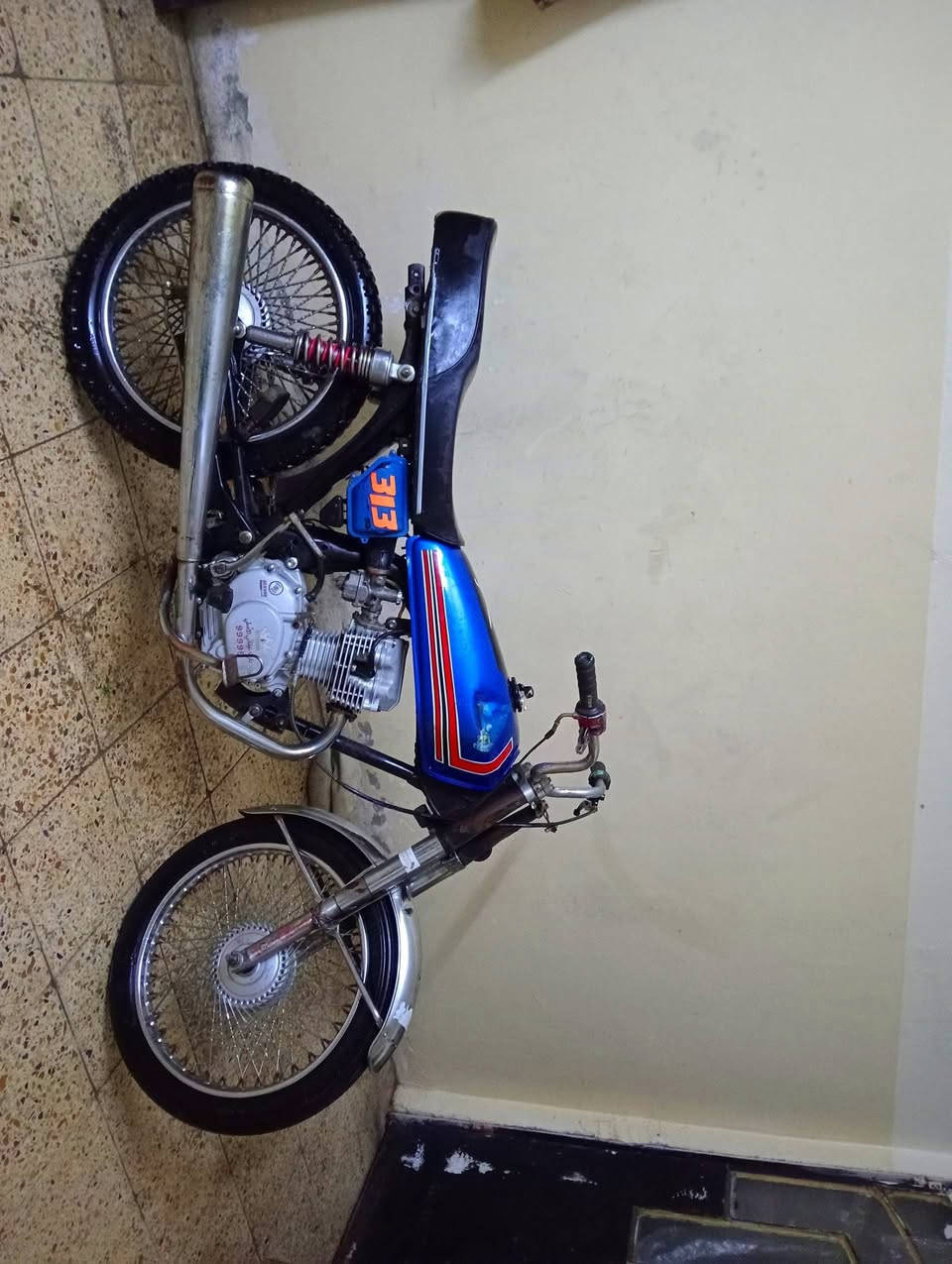 السلام عليكم ماطور بارت 2015 مكينه شرط لا صوت ولا شيء تحريكه ومعدل نار دبلات بارت اكزوز بارت ومكاني  ايسر حي البكر والسعر 270 ومجال بسيط شراي اتصل ***********
