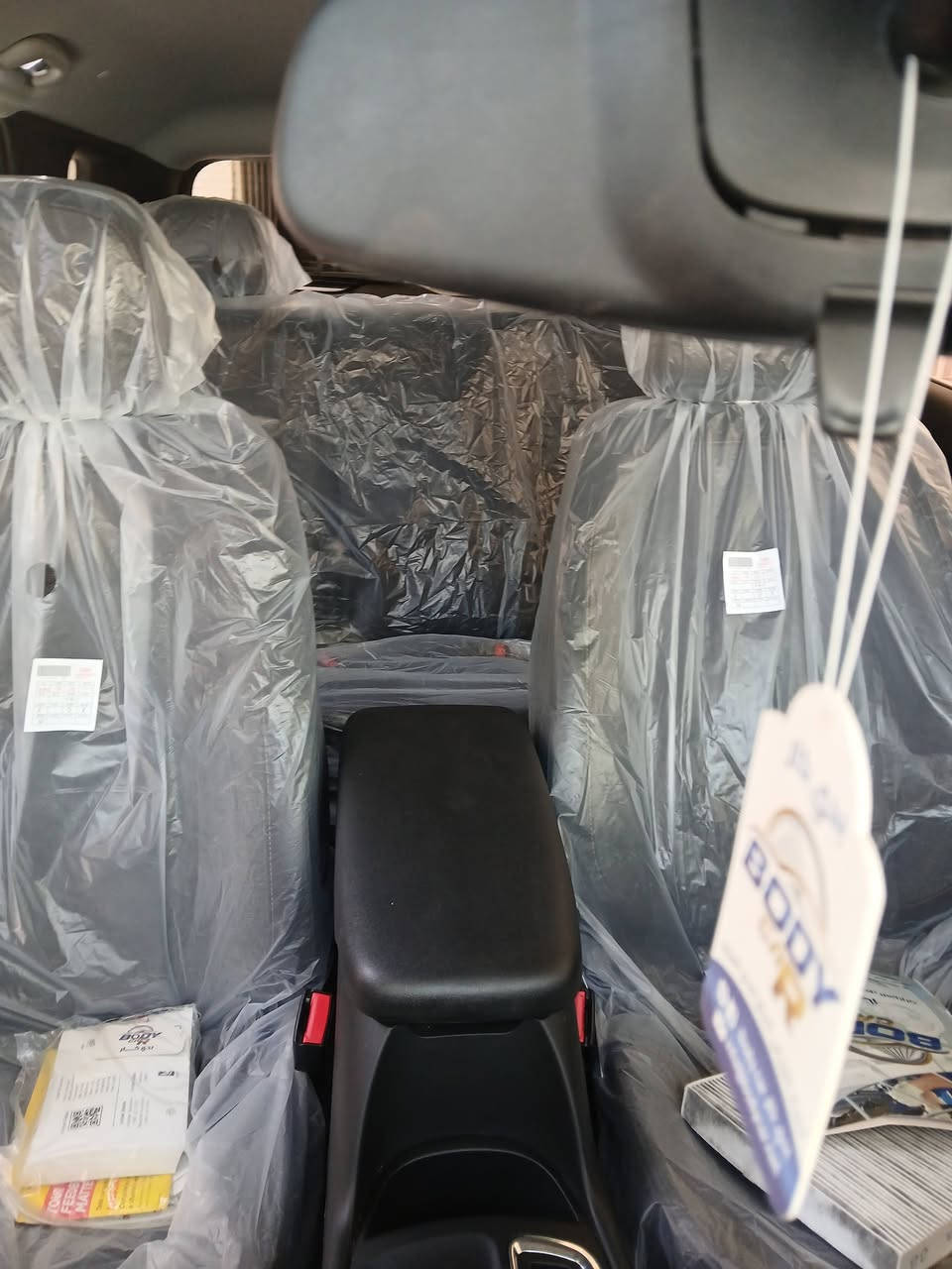 سلام عليكم لسيارة شوفر كوينكس موديل 23مابيهة حادث بس لدعامية ولباقي كفالة موصفات معروفة بدون صبغ ولا تبديل والة شخوط ماشية 55الف مكان بغداد لتاجي ***********بي وساب اذا اكو مراوس او ابيع تروفوس عادي سعر 190 بيهة مجال
