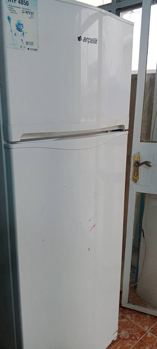 للبيع
للتواصل ***********
