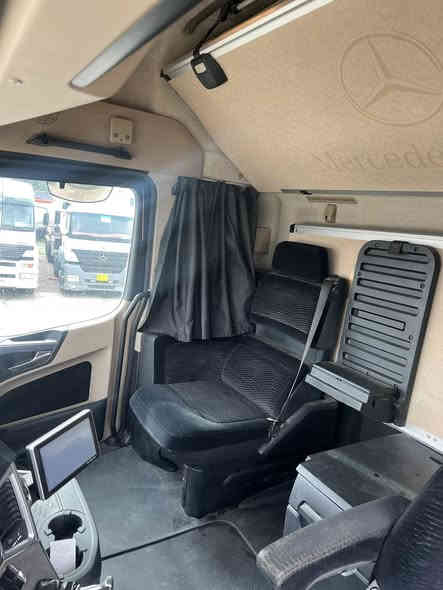 تابعونا علا صفحتنا بلفيسبوك /رقم:***********
معرض حجي زياد لبيع وشراء السيارات الكبيرة
