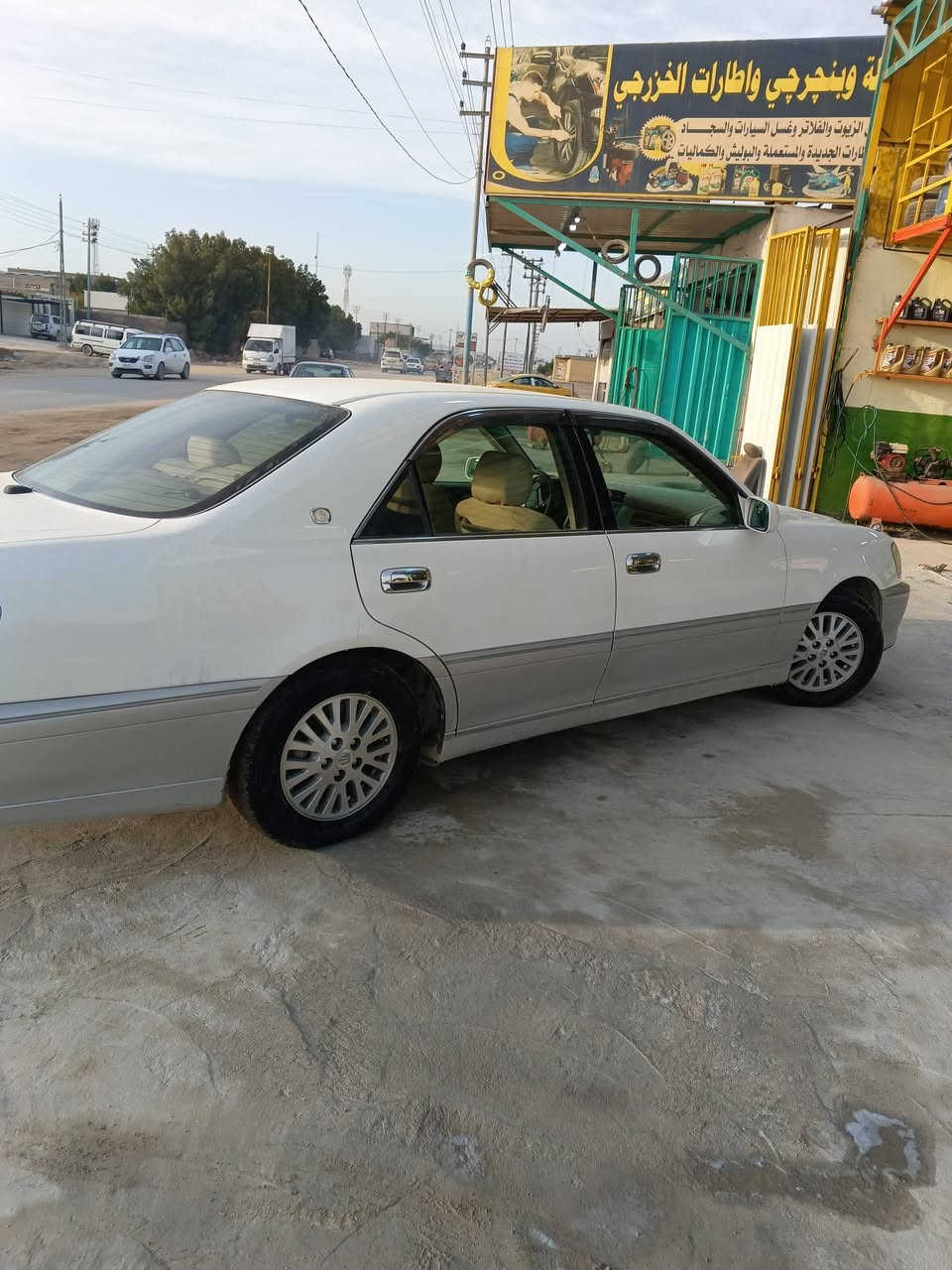 سلام عليكم ‏‪.  ‏‪***********‬‏
ملكه للبيع سياره كفاله عامه 
سياره 2003اصل
مدفوع كمرك باقي بس عل رقم وكاله بسمي 

شاصي71 ديفور صغير محرك او كير مكفولات 

تتفئه تبريد شغال
كهرباياته كله شغاله سياره حلوه نضيفه

سعر 100وبيه مجال الطيبين 

مكاني نجف كوفه
