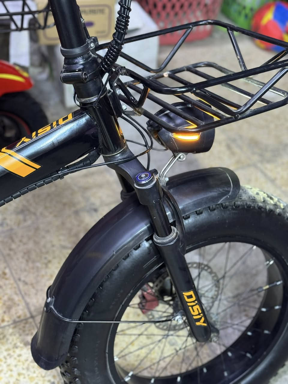 دراجه شحن دبابه كهرباء مستخدم اخو الجديد فول مواصفات حجم 20 تاير عريض ملف 750 W سرعه 60 حقيقي سكليتر ومساعد شحن بطاريه 48 v ليثيوم اصلي نظامين مساعد شحن وسكليتر كير 7 سرع ميكانيكي العنوان بغداد الصليخ قرب اسواق اسطنبول اي استفسار *********** 🌺
السعر 500 الف وبيه مجال
