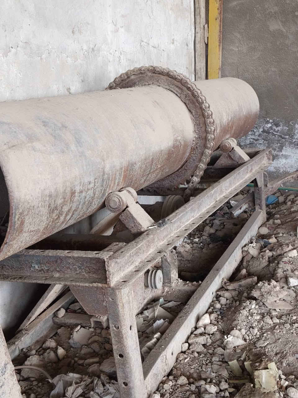 من رخصه الادمن السلام عليكم يوجد معمل ملح للبيع يتكون من مجفف وطاحونه وجاهز من ماطورات وكير بوكس للاستفسار *********** وبي واتساب
