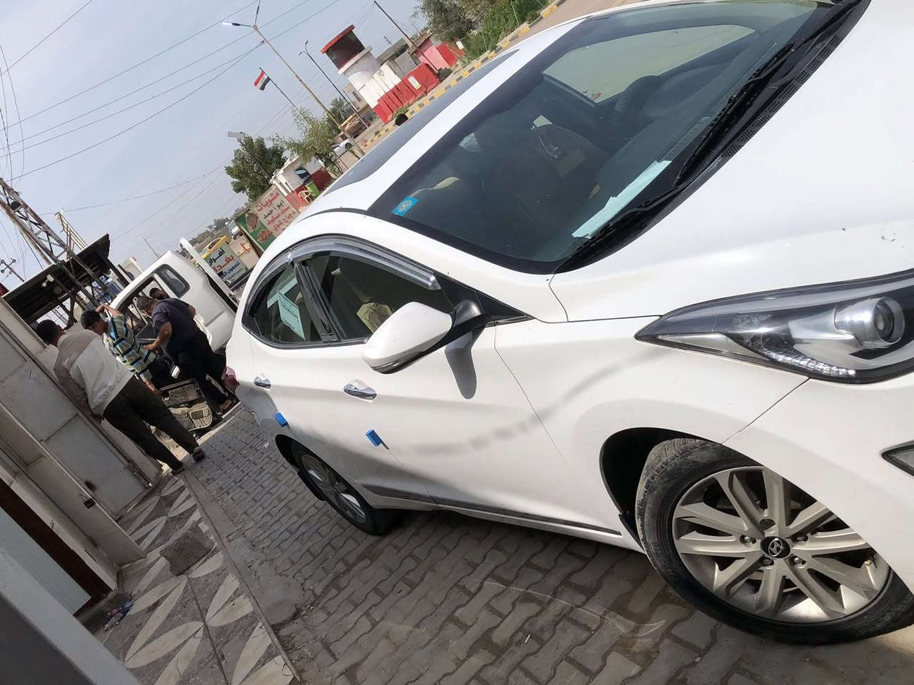 السلام عليكم  النترا 2016خليجي مكفوله عدا بارد في باب واحد السيارة بغداد فول فتحة وداخل صاج قطعتين تبريد مكينه 1800مرئي شفط حساس امامي خلفي بيع او مراوس مكانه المحمودية الاتصال على الرقم *********** موجود وات ساب
