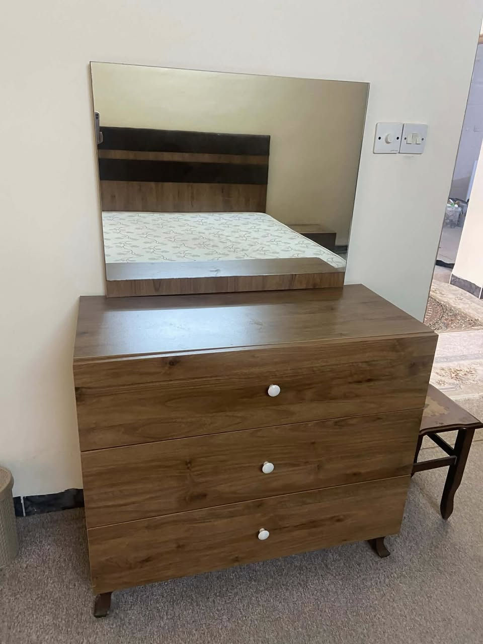 تاخم نوستني دوو نه فه ري 
بو فروشتن
به دوشه كه وه 
٦پارچه يه 
بي عه يبه 
سليماني


**إذا كنت صاحب هذا الإعلان وتريد حذفه لأي سبب، رجاءا أرسل رسالة إلى الدعم الفني**